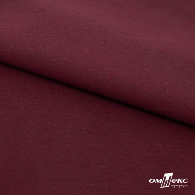 Ткань сорочечная стрейч 19-1528, 115 гр/м2, шир.150см, цвет бордо - купить в Йошкар-Оле. Цена 307.75 руб.